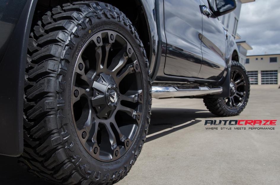 FORD-RANGER-VAPOR-BLACK-MACHINED-WITH-DARK-TINT-4